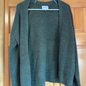 Universal Threads Sweater